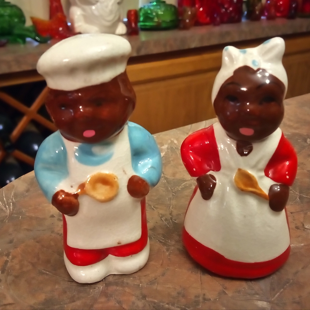 Vintage Ceramic Chef And Brown Mammy Salt And Pepper Shakers With Wood Corks.
